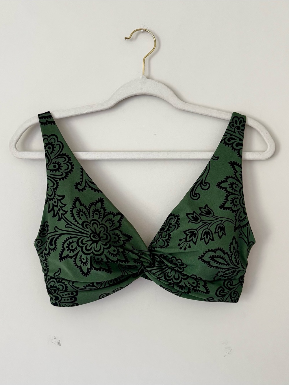 Boden Twist Front Classic Bikini Top, Winter Green Meadow Floral Print – Size 10 - Picture 2 of 8